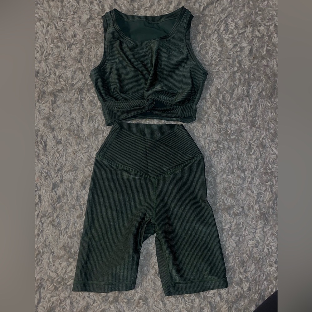 Aerie Crossover workout set